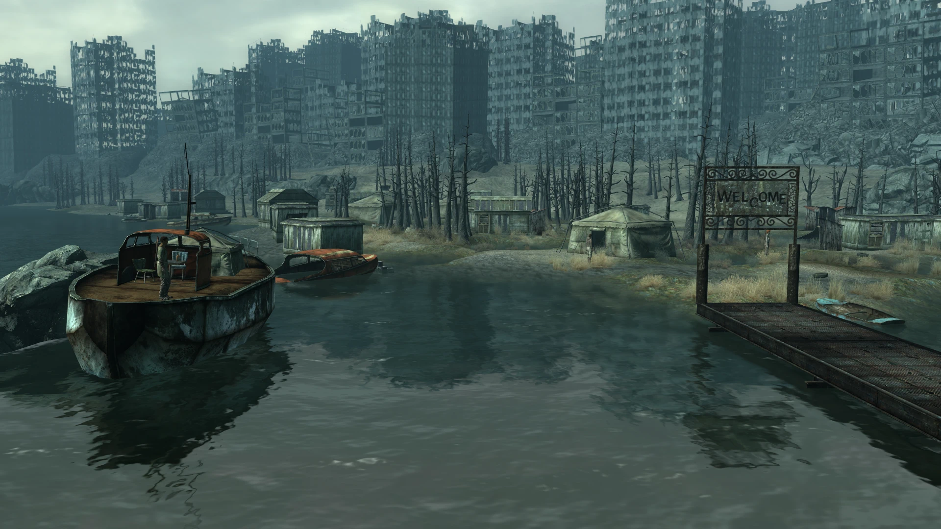 Waterfront settlement and boats in Rivet City Waterfront.